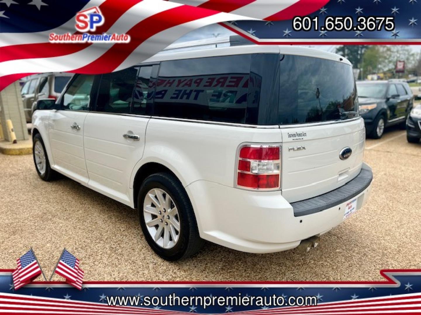 2012 WHITE /Black leather FORD FLEX SEL SEL W/ Leather (2FMGK5CC6CB) with an 3.5L V6 DOHC 24V engine, 6-Speed overdrive transmission, located at 922 W. Beacon St., Philadelphia, MS, 39350, (601) 650-3675, 32.770447, -89.127151 - Title: 2012 Ford Flex SEL FWD Year: 2012 Make: Ford Model: Flex Engine: 3.5L V6 DOHC 24V Body: SPORT UTILITY 4-DR Transmission: 6-Speed overdrive Drive Type: FWD Mpg City: 17 Mpg: 24 Trim: SEL - Photo#3